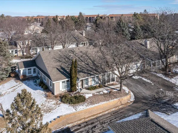 14725 Oak Run Ln, Burnsville, MN 55306