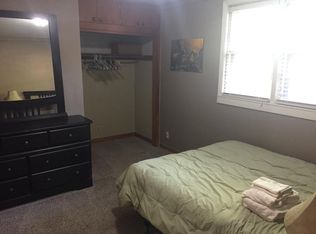 1374 J Ave NE APT 2, Cedar Rapids, IA 52402