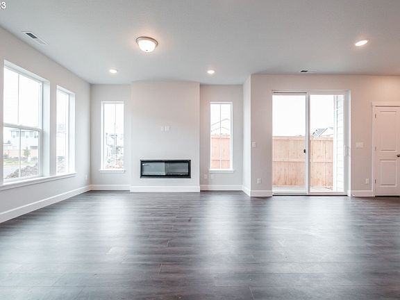 5th image of 8223 SE Leafhopper St #1008