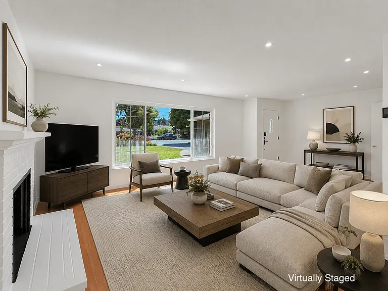 950 Olive St — Photo 5