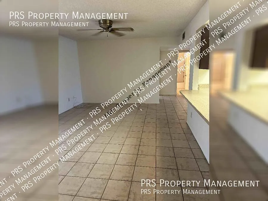 Spacious home in the Tempe Gardens Community! — Photo 3