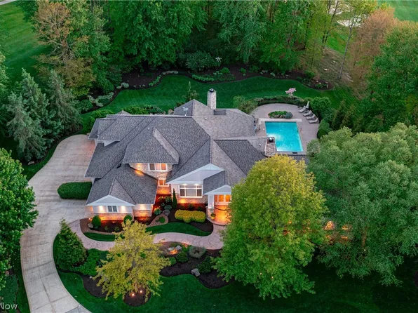 520 Bristol Dr, Aurora, OH 44202