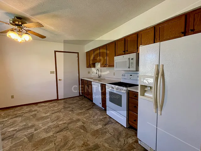 323 Westview Dr — Photo 6