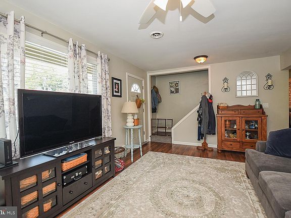 5th image of 108 Highland Ave