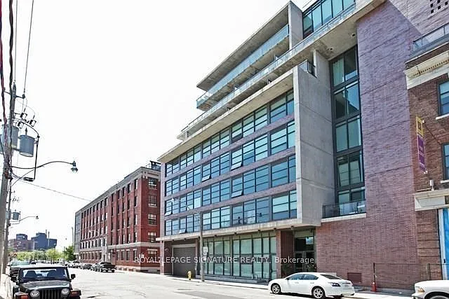 90 Broadview Ave #801 — Photo 1