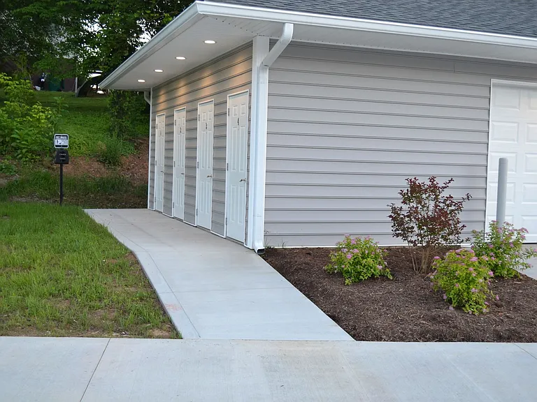 156 Lambert Dr — Photo 9