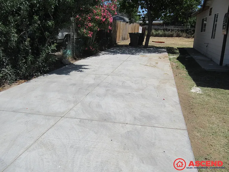2329 Nelson St — Photo 5