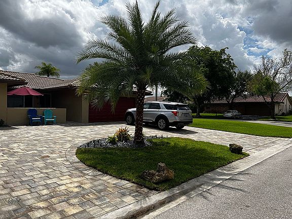 4th image of 2111 NW 116th Ter