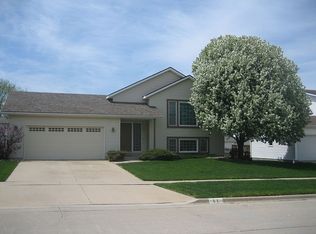 11 Holder Way, Bloomington, IL 61704