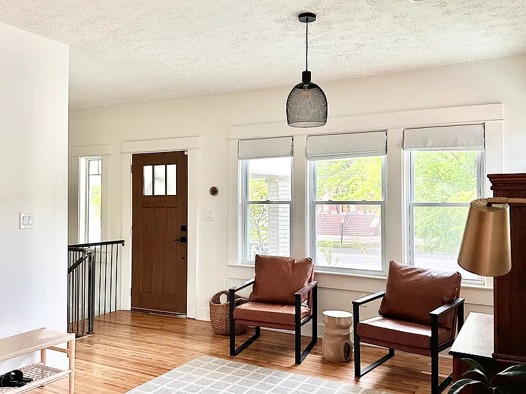 4008 W Broadway — Photo 10