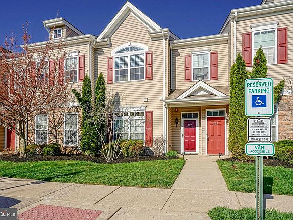 2nd image of 207 Raphael Ct