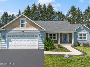 11 June Dr, Moscow, PA 18444