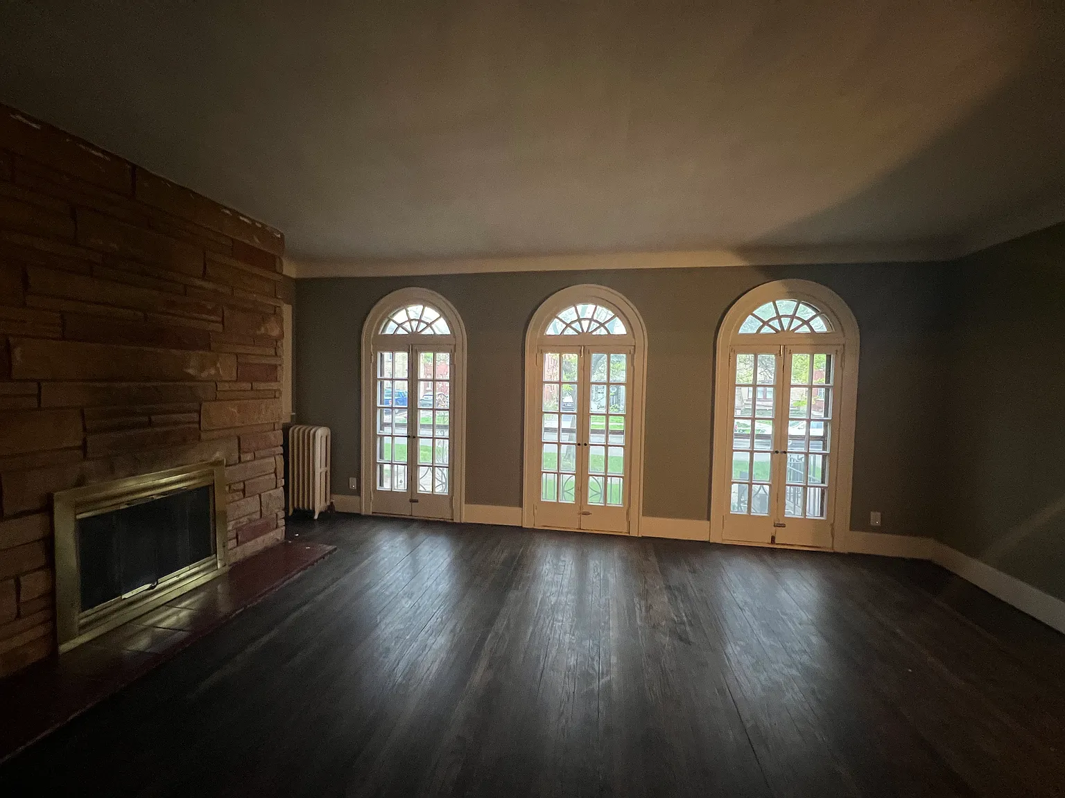 3 bed, $1,300 — Photo 2