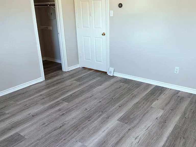 8001 Case Dr — Photo 58