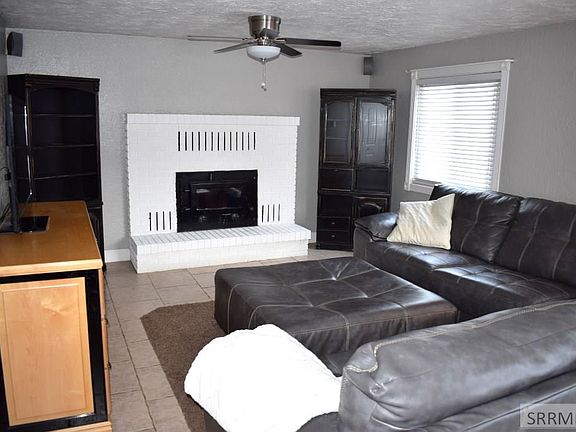 2nd image of 2146 Brookcliff Dr