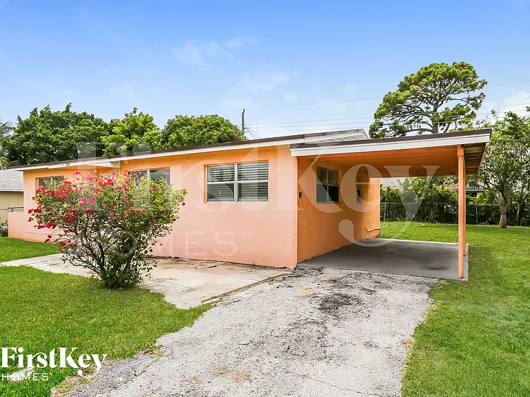 1411 NW 3rd St — Photo 2
