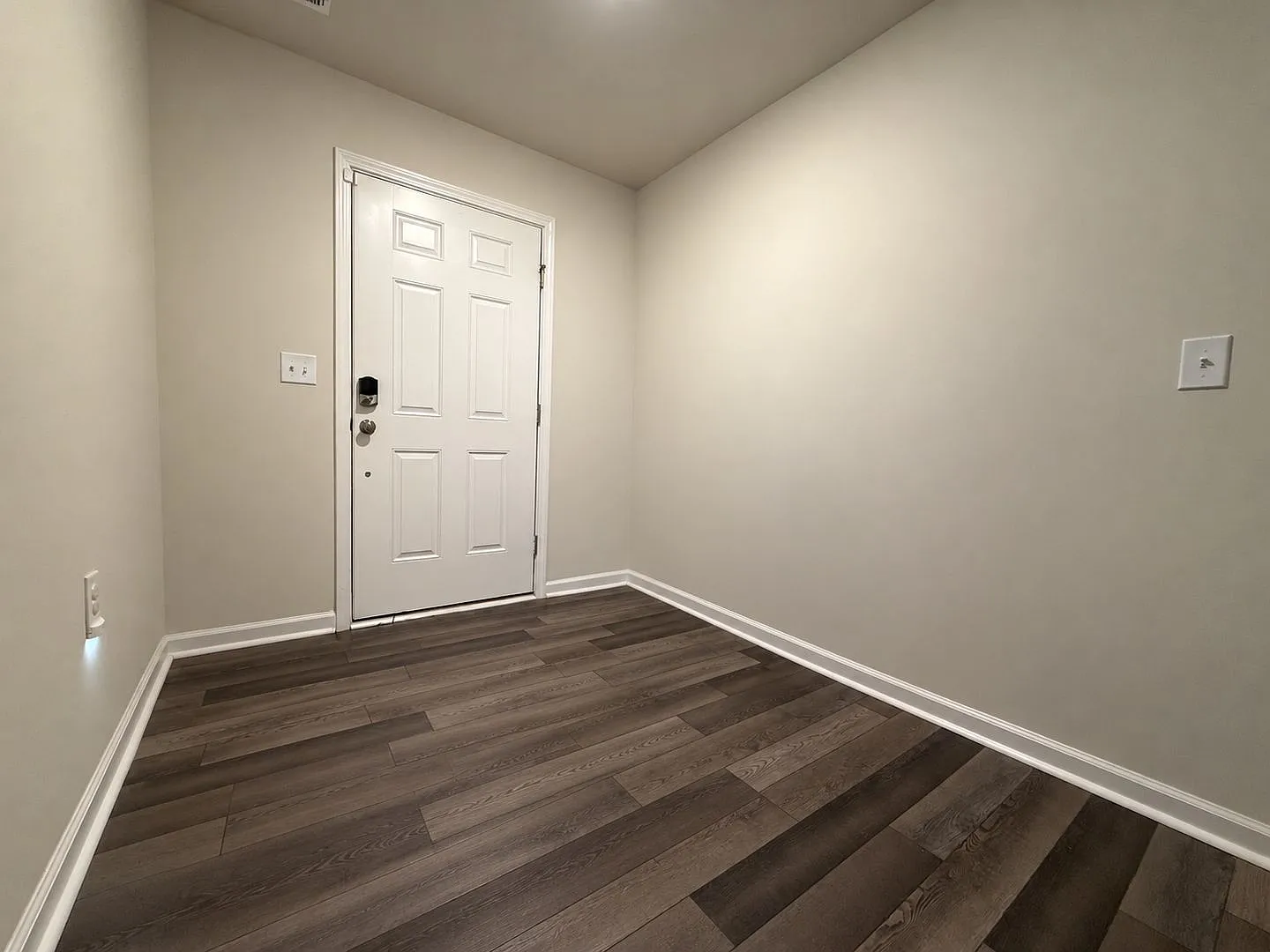 Spacious 4-Bedroom Townhome with 2-Car Garage in Wake Forest — Photo 4