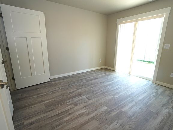 3rd image of 431 2nd Ave N #7
