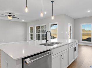 107 Summer Creek Dr, Meridianville, AL 35759