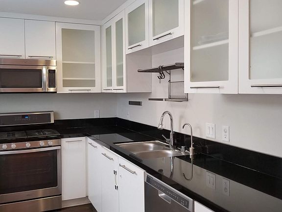 2nd image of 230 S Jackson St APT 203