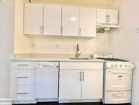 1st image of 339 E 81st St APT 2D