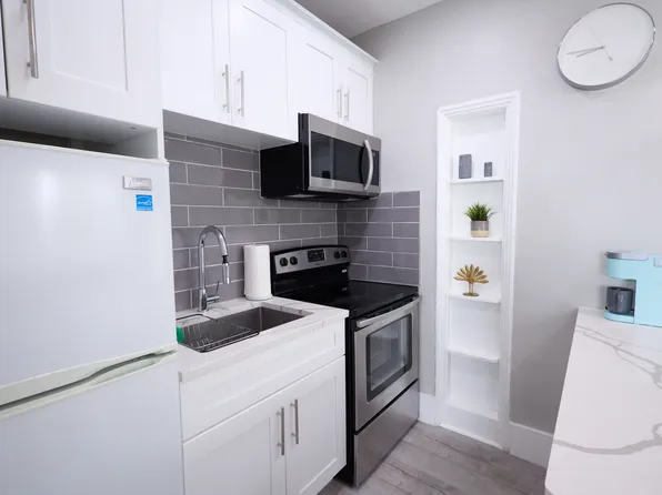 726 8th St #2, Miami Beach, FL 33139