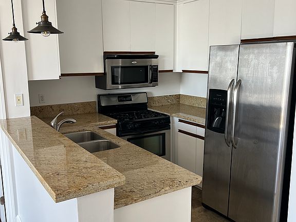 5th image of 1115 Larrabee St APT 202