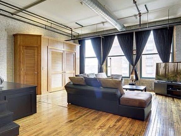 3rd image of 523 Jackson St APT 205