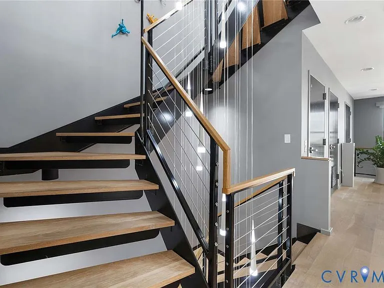 509 W 7th St — Photo 29