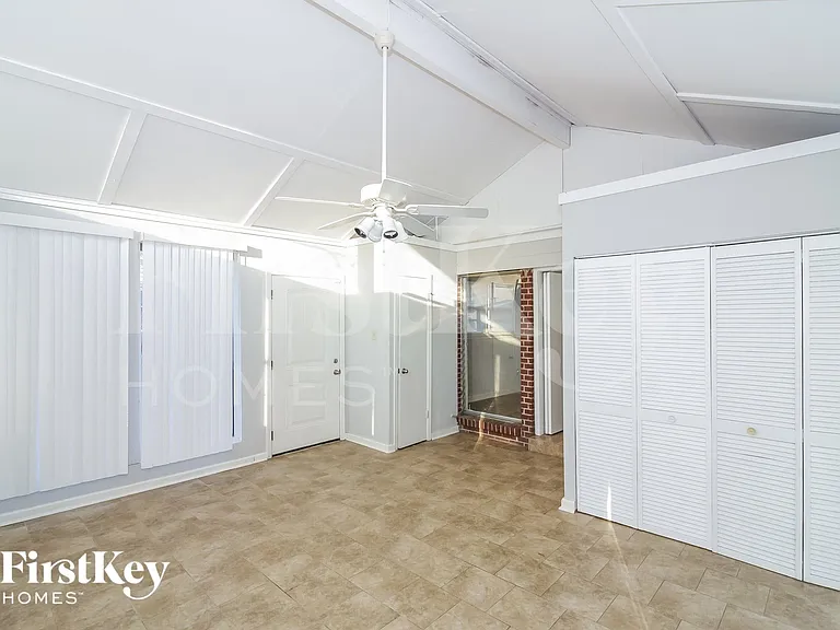 1569 Marcia Rd — Photo 8