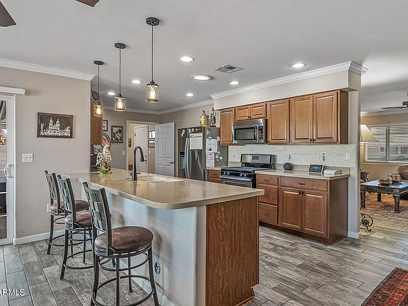 3rd image of 15225 N BOLIVAR Drive