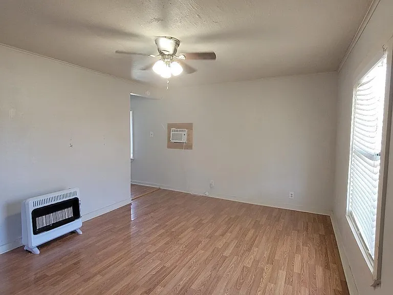 1138 Covington St — Photo 3