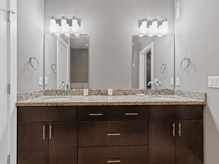 2105 Hadley St — Photo 16