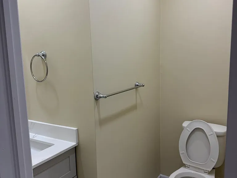 28 Alexandria Cres — Photo 20