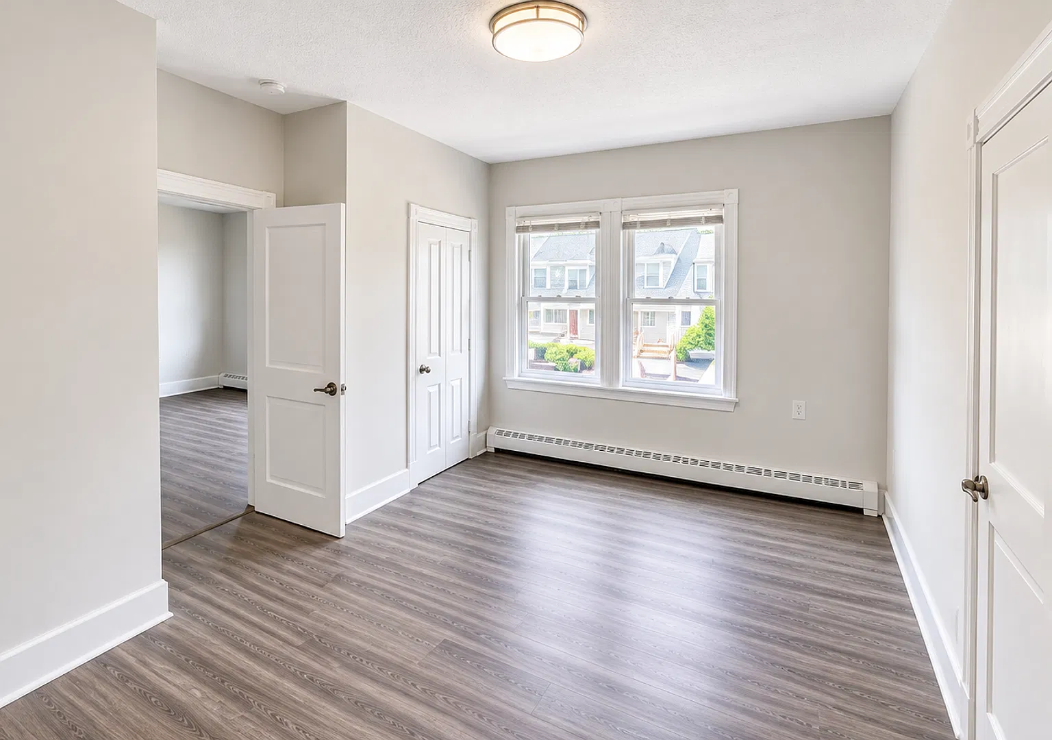 200 Irving Residential — Photo 4