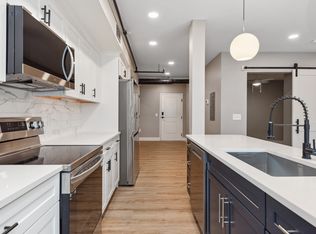 6011 Madison Rd, Cincinnati, OH 45227