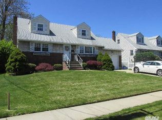 2448 Bedford Pl, Bellmore, NY 11710