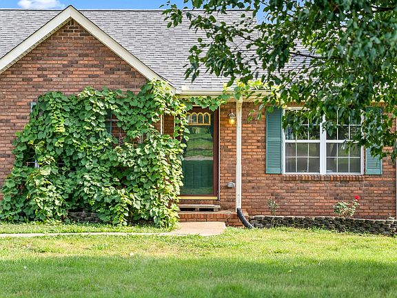 4th image of 214 Windmeade Cir