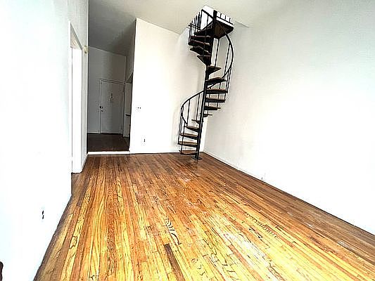 3rd image of 246 W 102nd St #4D