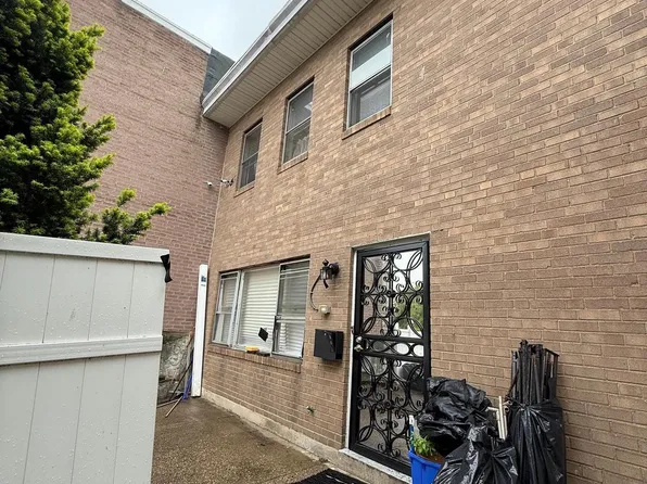 446 N Daggett St, Philadelphia, PA 19151