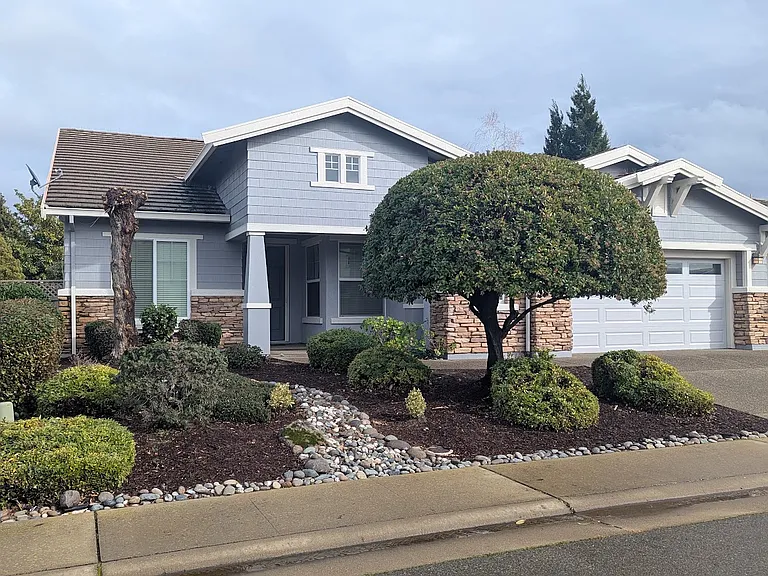 2678 Kingfisher Ln — Photo 1
