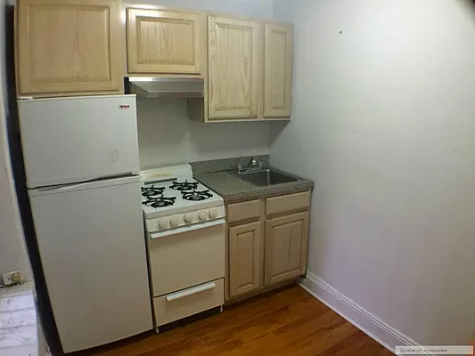 Rented by Sovereign Associates | media 11