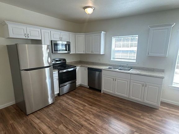 4th image of 200 Railroad Ave #10