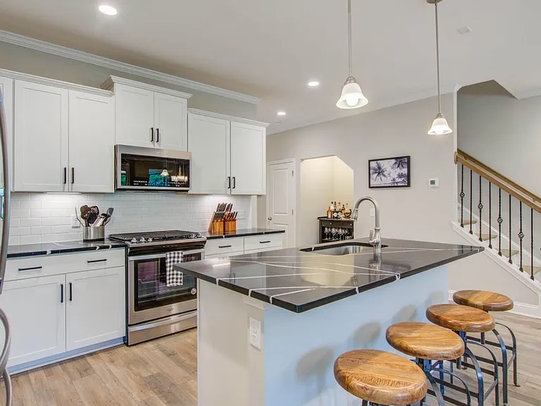 2342 Watchtower Ln — Photo 1