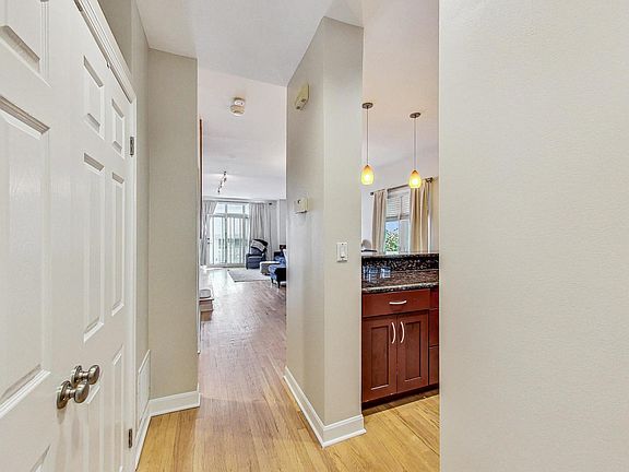 3rd image of 4423 N Greenview Ave APT C