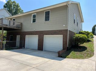 861 Lockesley Ln, Burlington, NC 27217