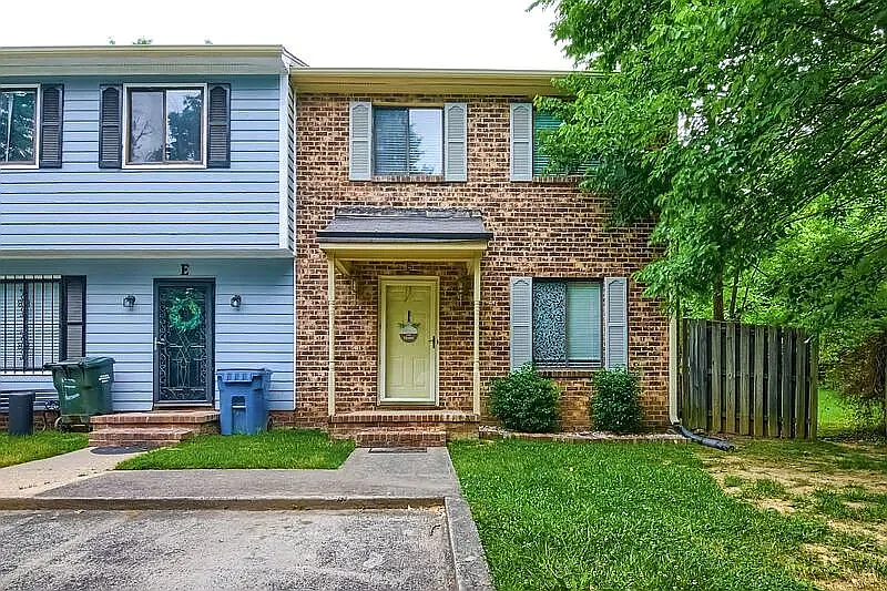 2 bed, 2.5 bath, 1336 sqft, $1,650 — Photo 1