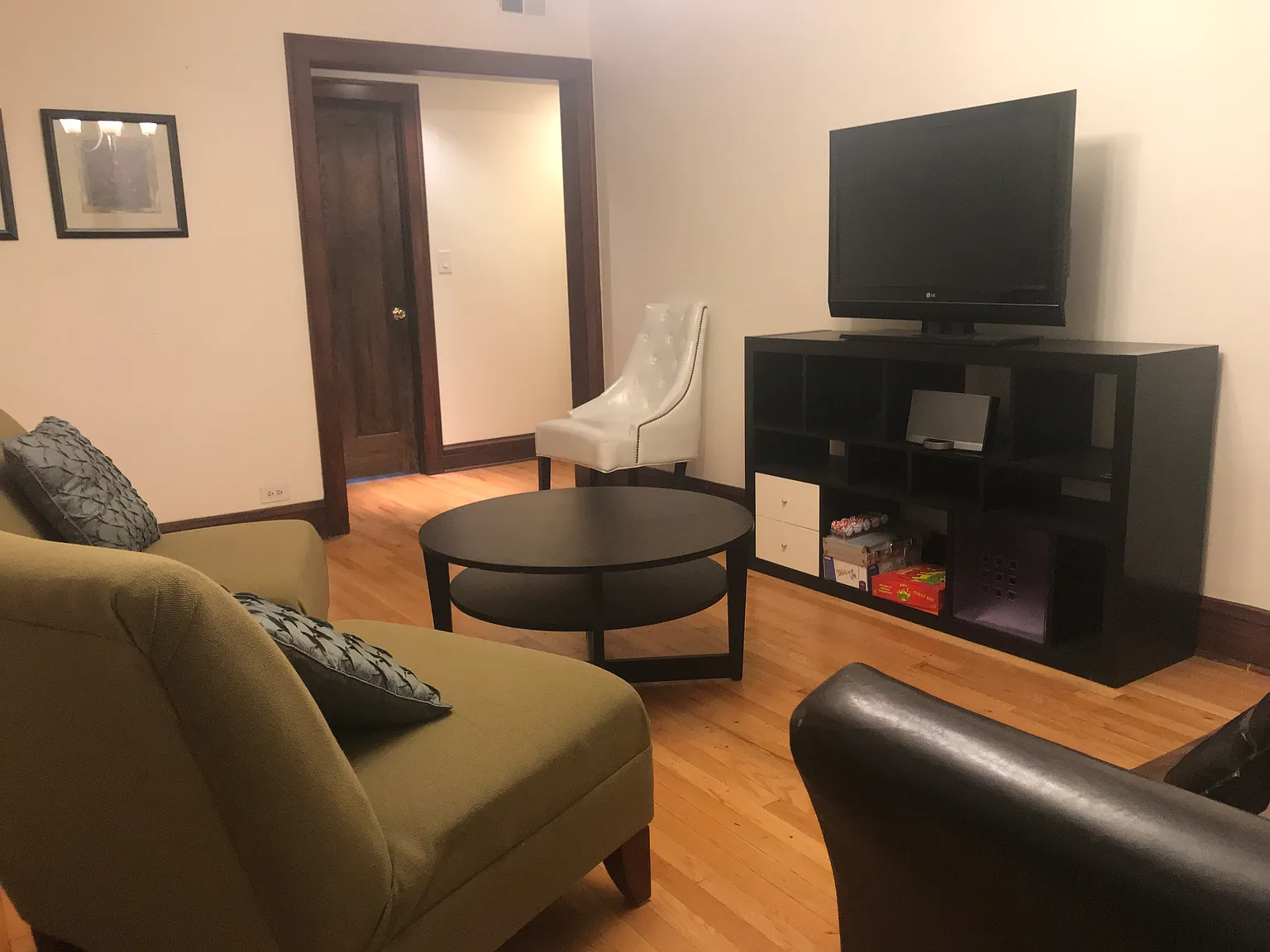 1 bed, 900 sqft, $1,600 — Photo 1