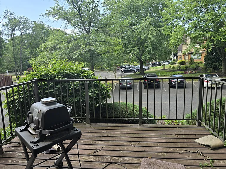 613 Augusta Cir — Photo 6
