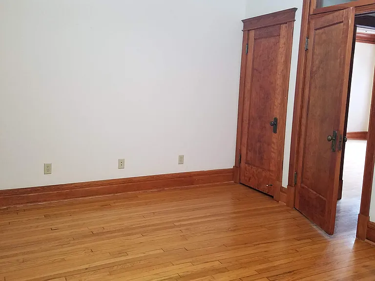 5861 Nina — Photo 15